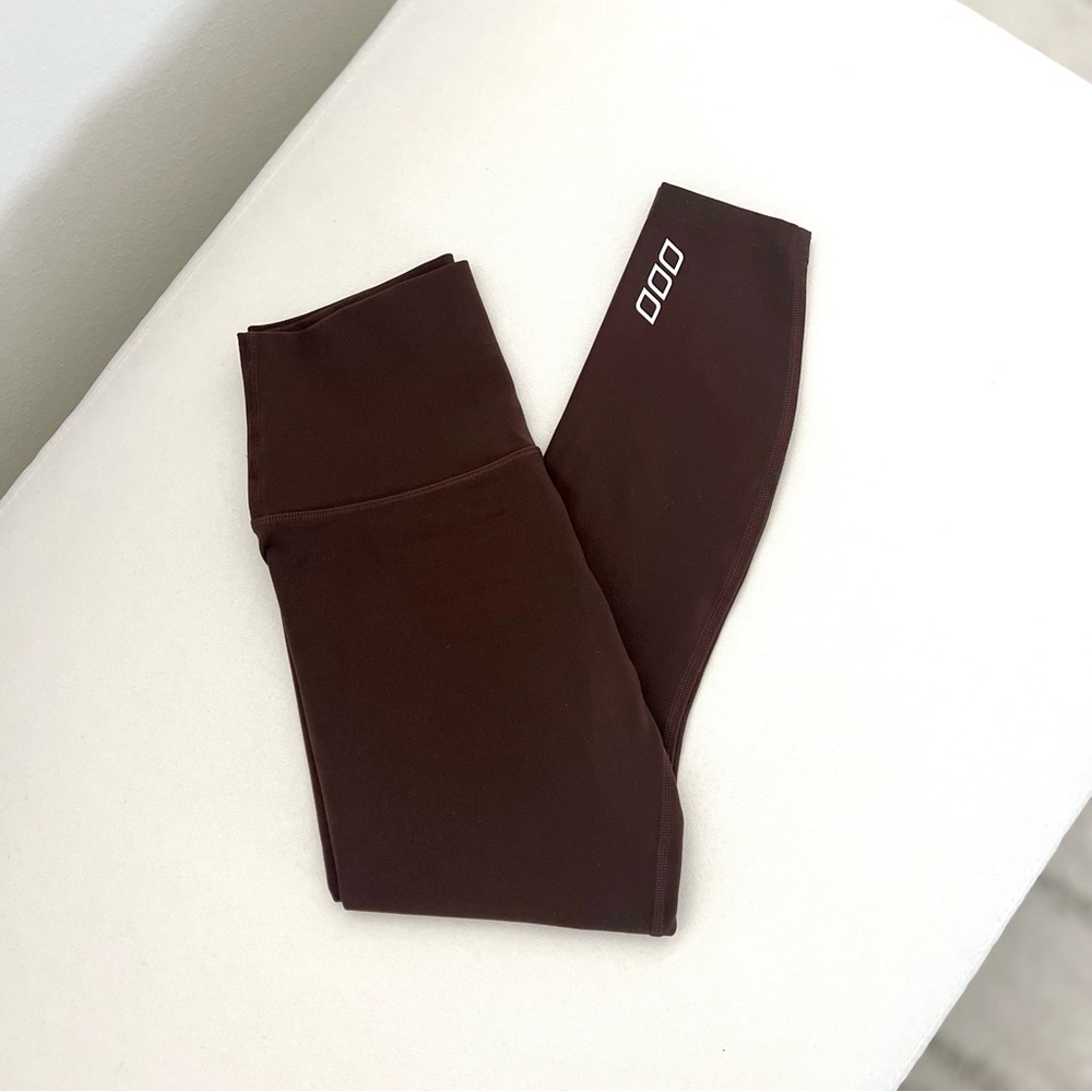 Lorna Jane Chocolate Brown Capri Leggings in Size XXS